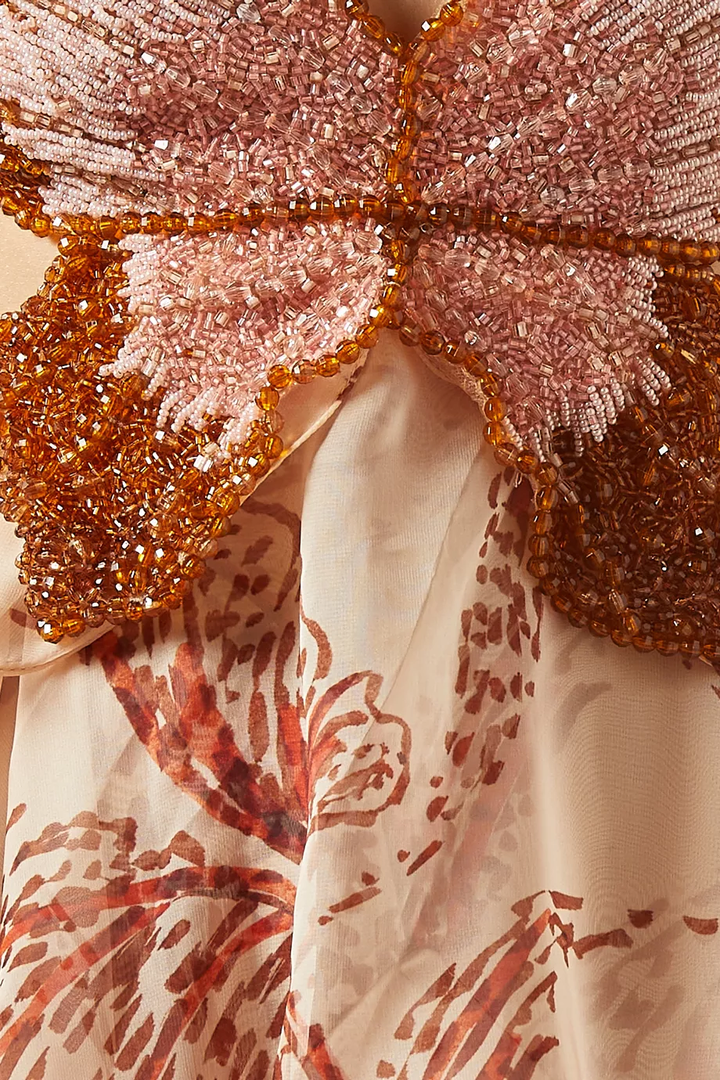 María | Vestido largo con efecto mariposa elegante