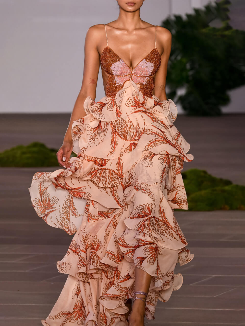 María | Vestido largo con efecto mariposa elegante