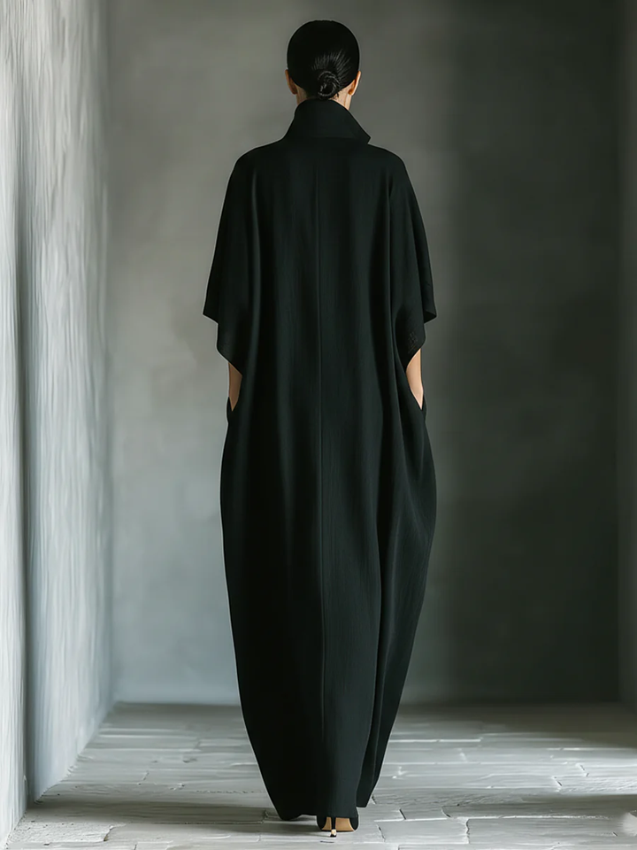 Alessandra · Vestido largo negro con mangas estilo kimono