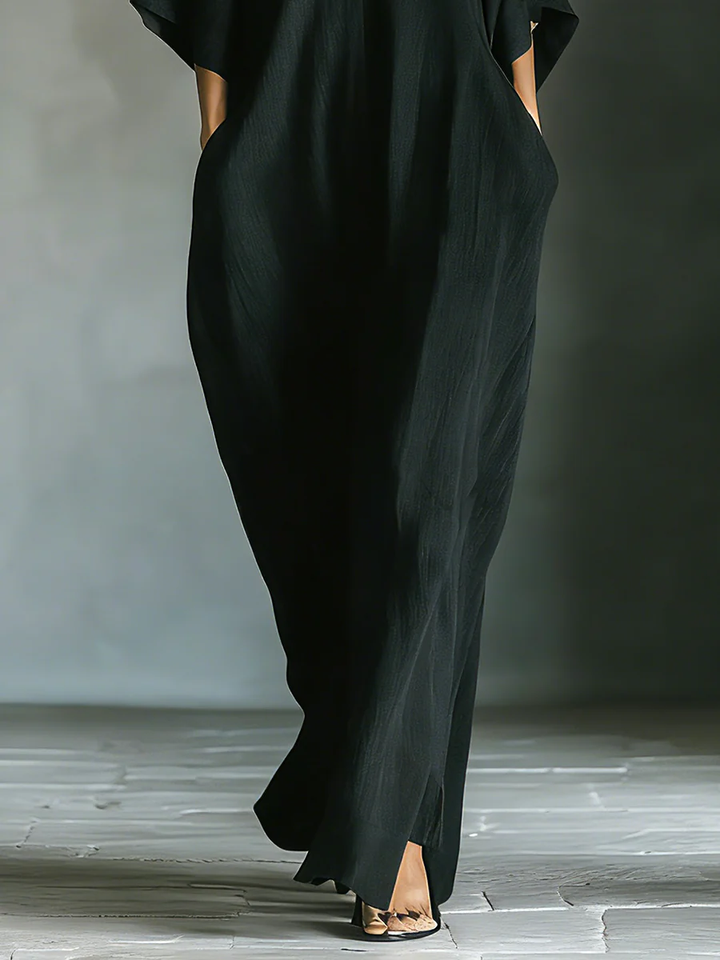 Alessandra · Vestido largo negro con mangas estilo kimono
