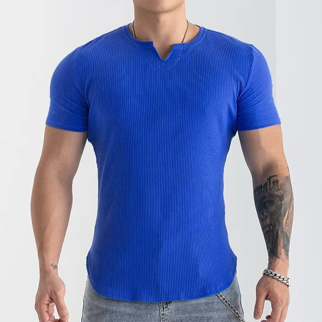 Camiseta deportiva slim fit de cuello en V para hombre