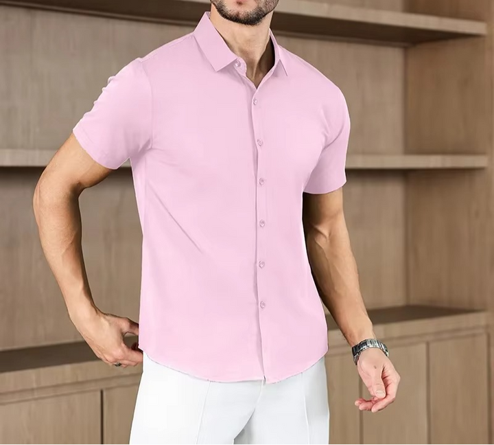 Camisa business casual lisa de manga corta para hombre