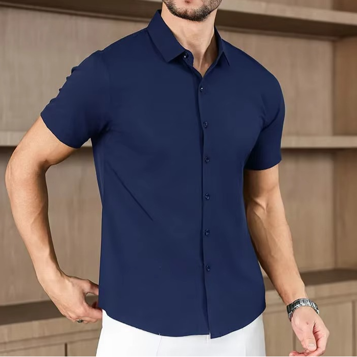 Camisa business casual lisa de manga corta para hombre